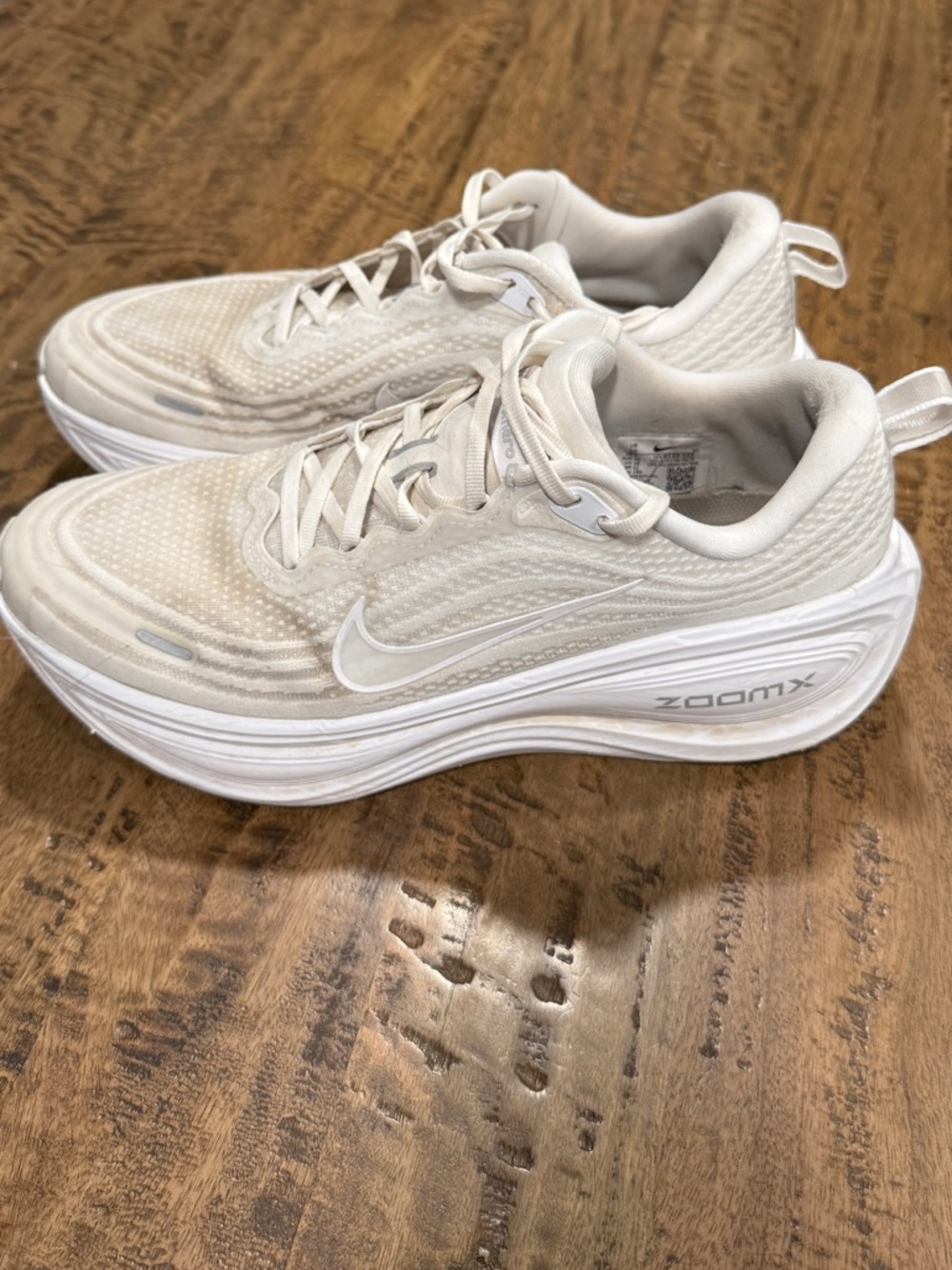 Nike Vomero Plus ZoomX White Mens Size 10 Running Shoes HV8150-102 - Picture 2 of 8